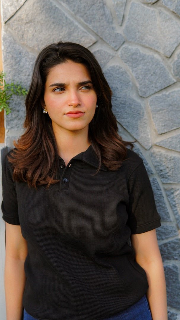 Noir black polo shirt by Pardais – front view